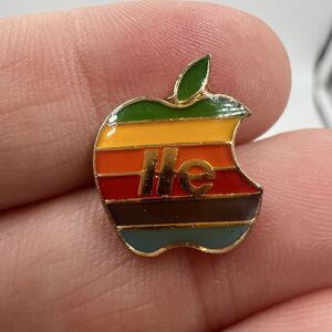 Vintage RARE Apple lle Computer Rainbow Enamel Logo/Lapel Pin